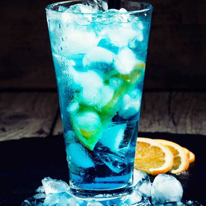 Коктейль "голубая лагуна": что это такое и как его пить?