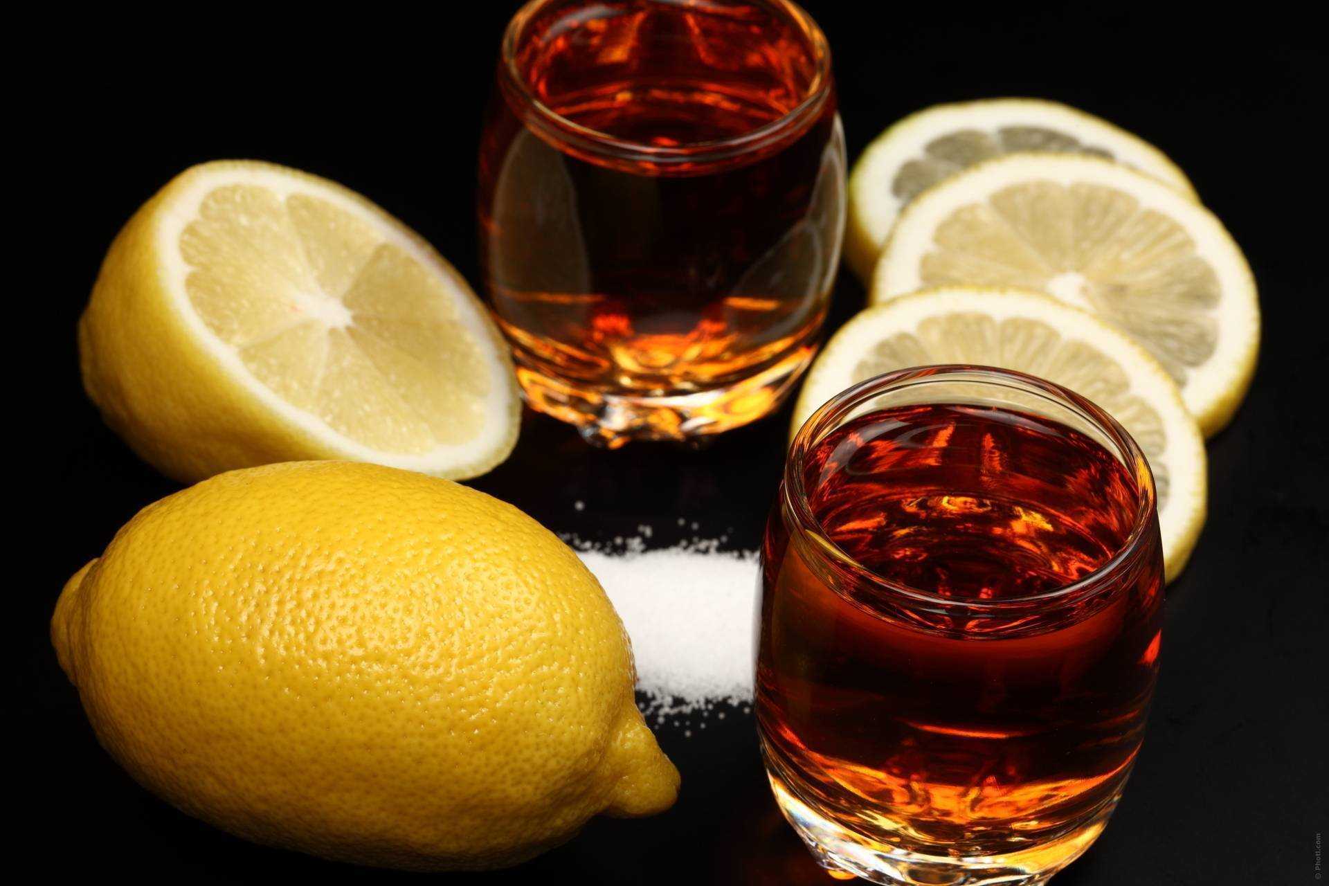Коньяк с лимоном: русская традиция употребления напитка, чем еще можно закусывать алкоголь, рецепты приготовления коктейлей, ингредиенты и пропорции для смешивания