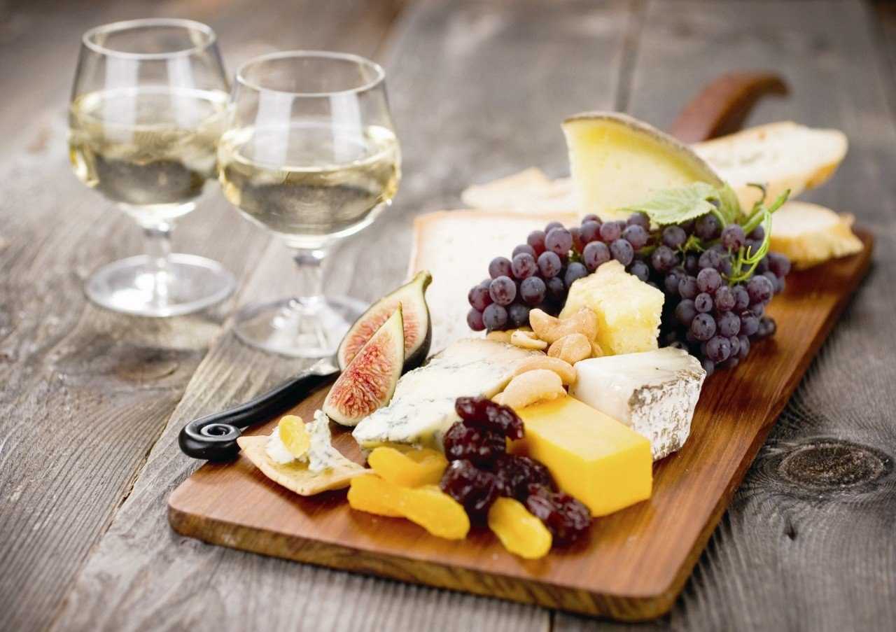 Закуски к вину — сырные, мясные, как выбрать и с чем пить