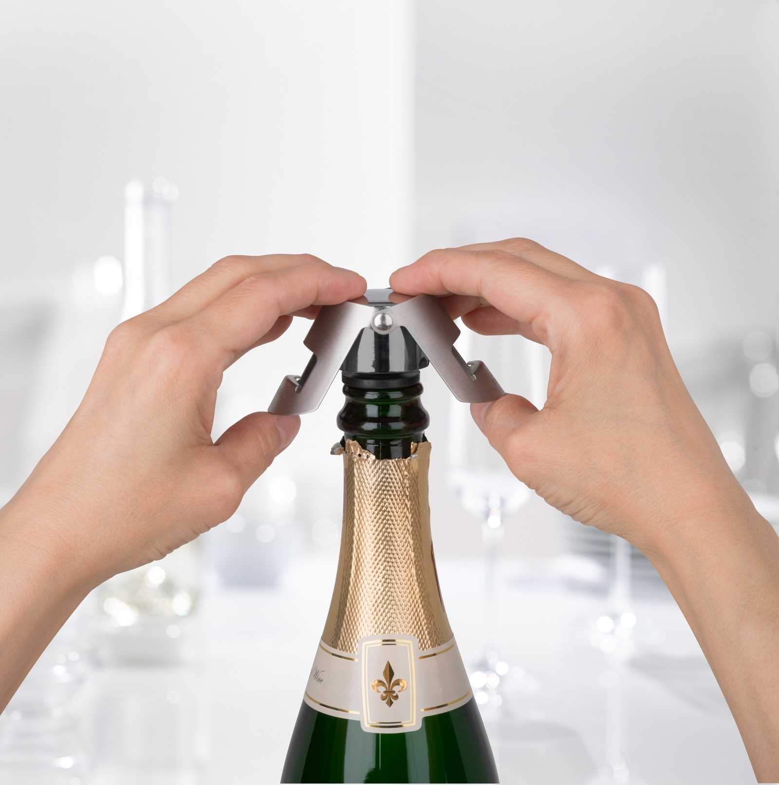 Как открыть бутылку шампанского, и чем закрыть обратно