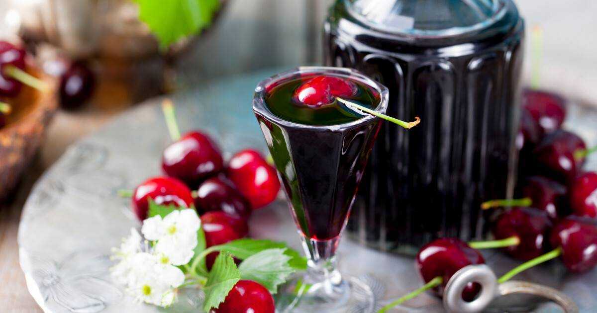 Наливка из вишни 🍒 в домашних условиях, 27 рецептов