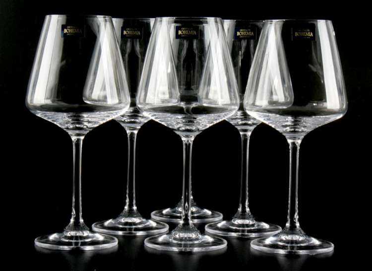 Как правильно пользоваться бокалами для шампанского