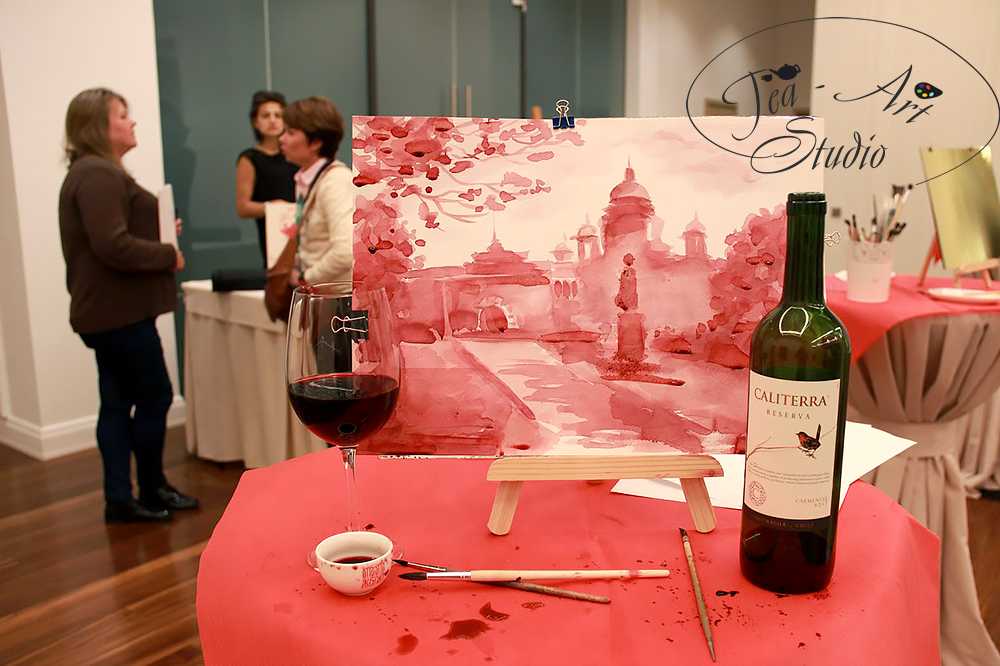 Картины, нарисованные вином. невинное творчество итальянской художницы элизабетты рогаи
