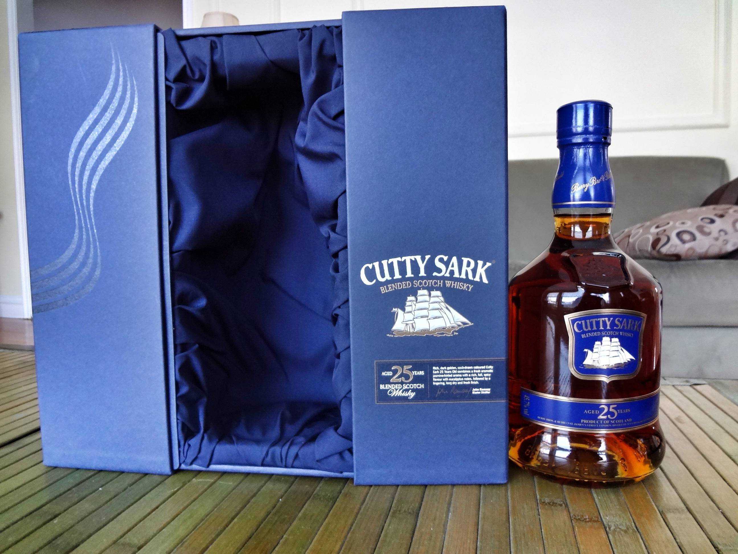 Виски катти сарк (cutty sark): чему он обязан своим названием, каковы его вкусовые особенности и какая выдержка может быть у этого напитка?