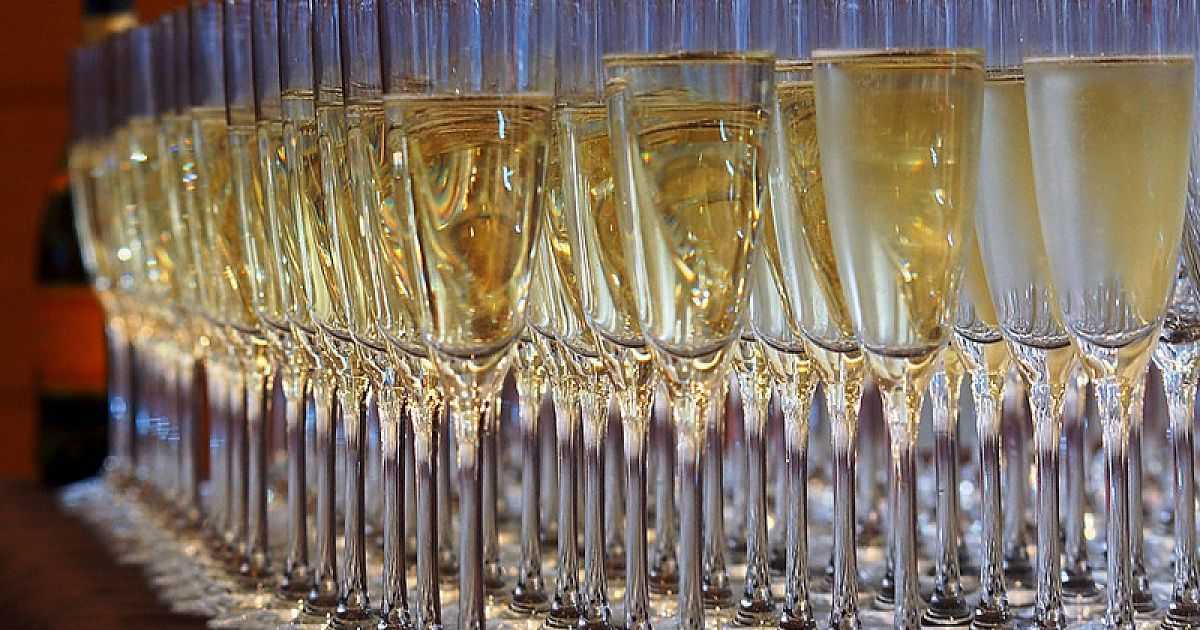 6 самых вкусных и доступных шампанских на новый год