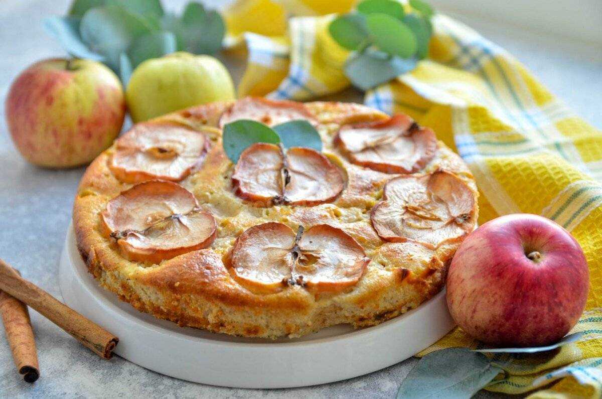 Пирог с яблоками в духовке - простые рецепты быстро и вкусно