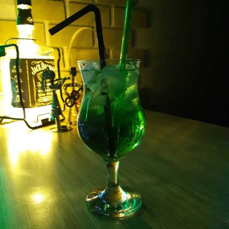 Зеленая фея – добрая коктейльная волшебница или злая пьяная ведьма?